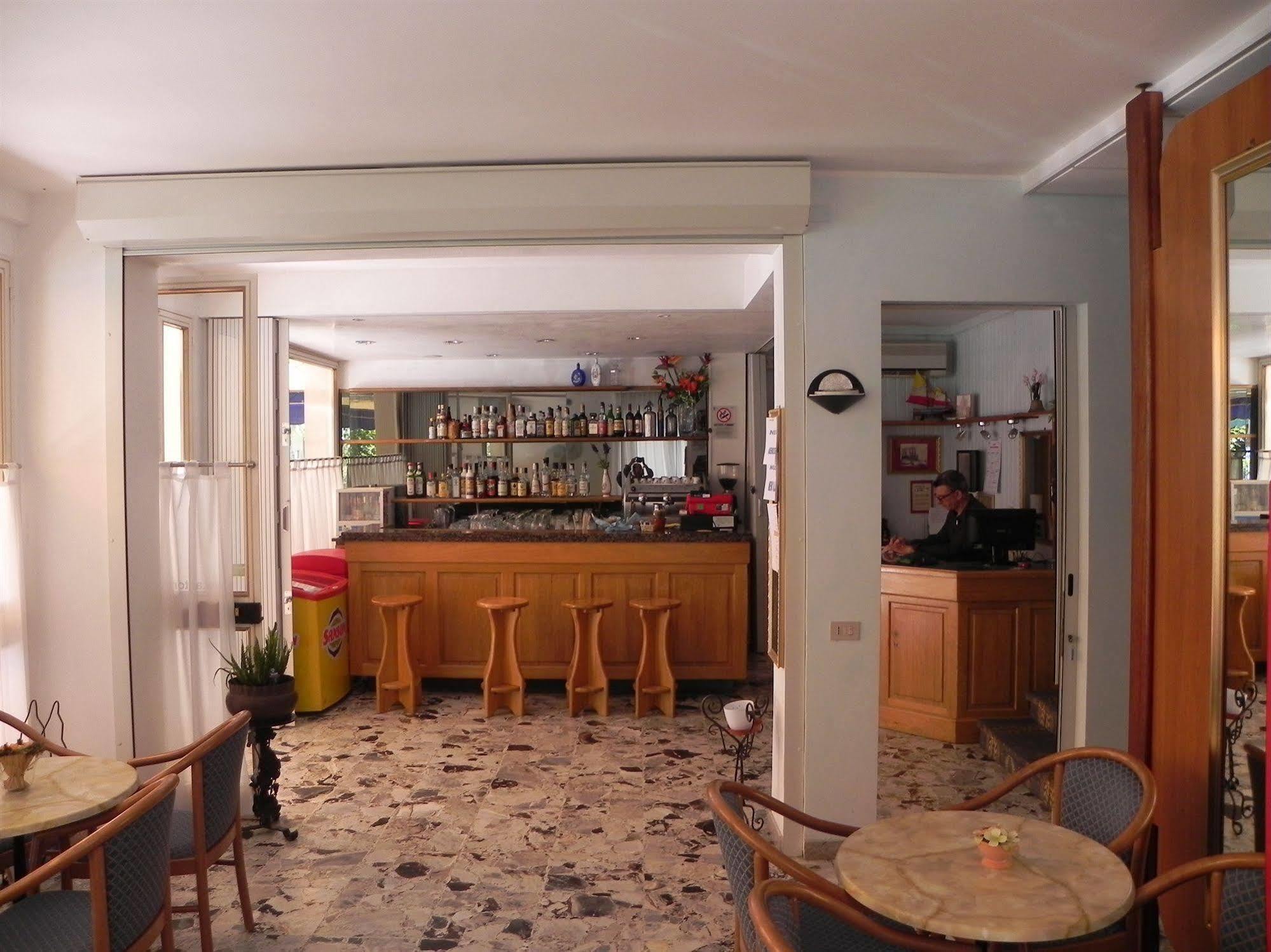 Hotel Antonella كاوْرلي المظهر الخارجي الصورة
